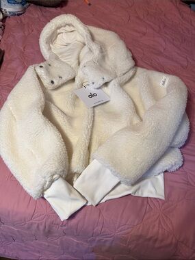 ALO Yoga Cream Sherpa Hoodie Jacket